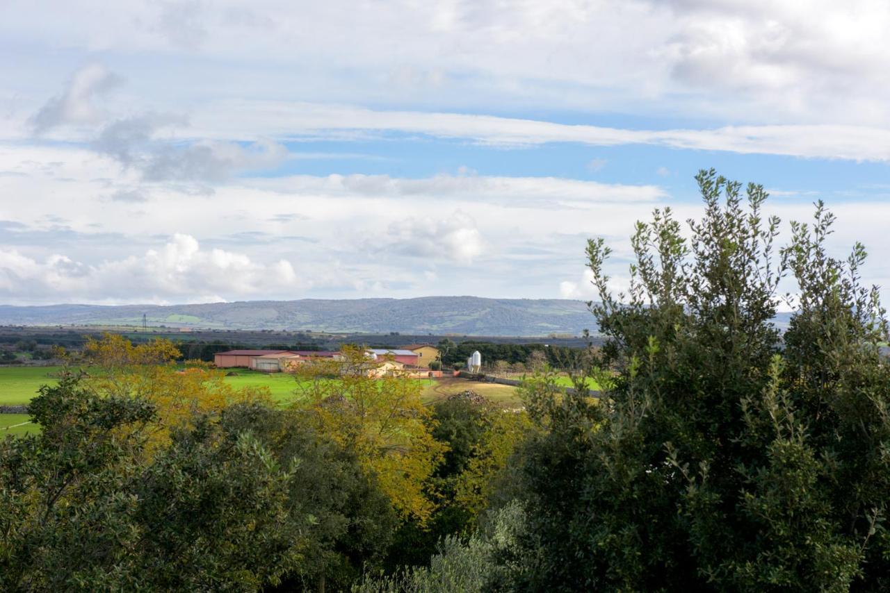 Agriturismo Nuragh'Elighe Sindia Ngoại thất bức ảnh