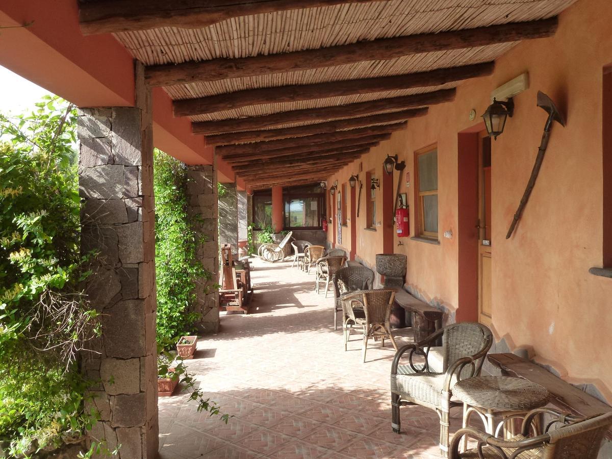 Agriturismo Nuragh'Elighe Sindia Ngoại thất bức ảnh
